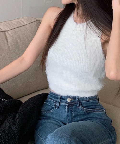 deux amour(ドゥーザムール)の「シャギークロップド丈ノースリトップス(Tシャツ/カットソー・レディース・グレー/ブラック/イエロー/ホワイト・FREE)」の6枚目の写真