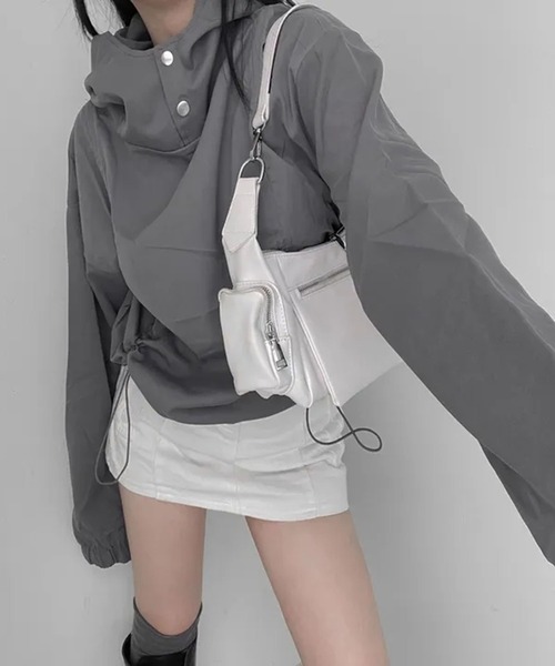 LYEON（リヨン）の「ドロストデザインフードブルゾン/プルオーバー（ブルゾン・レディース・ピンク/グレー/ブラック・FREE）」の6枚目の写真