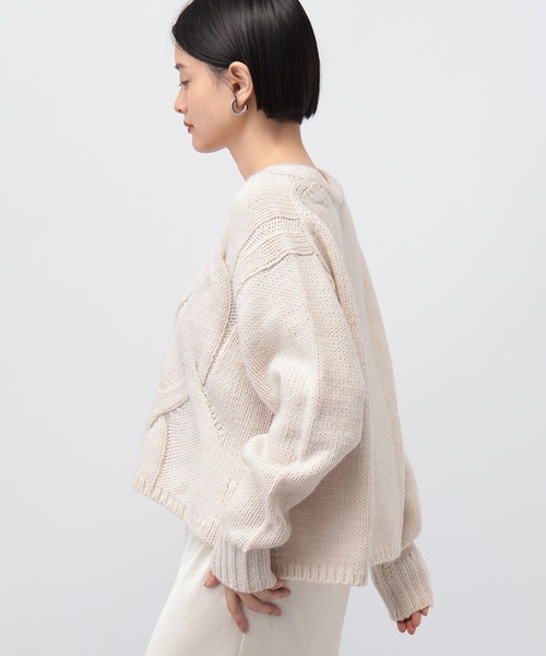 A part by（アパートバイ）の「イタリーケーブルBIGプルオーバーニット（ニット/セーター・レディース・アイボリー/チャコールグレー/グリーン系その他4・FREE）」の4枚目の写真