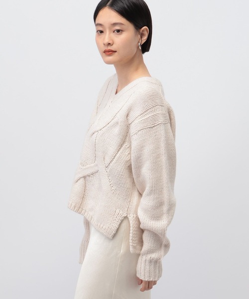 A part by（アパートバイ）の「イタリーケーブルBIGプルオーバーニット（ニット/セーター・レディース・アイボリー/チャコールグレー/グリーン系その他4・FREE）」の5枚目の写真