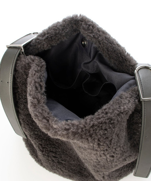 cache cache(カシュ カシュ)の「カシュカシュ cachecache / フリーハンドルボアショルダーバッグ(ショルダーバッグ・レディース・アイボリー/ダークグレー/ブラウン・FREE)」の13枚目の写真