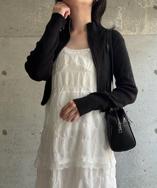 merrylatte（メリーラテ）の「フリルティアードキャミワンピース（ワンピース・レディース・ブラック/ホワイト・MEDIUM/LARGE/SMALL）」の2枚目の写真