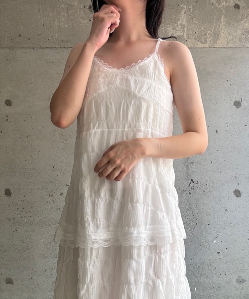 merrylatte（メリーラテ）の「フリルティアードキャミワンピース（ワンピース・レディース・ブラック/ホワイト・MEDIUM/LARGE/SMALL）」の14枚目の写真