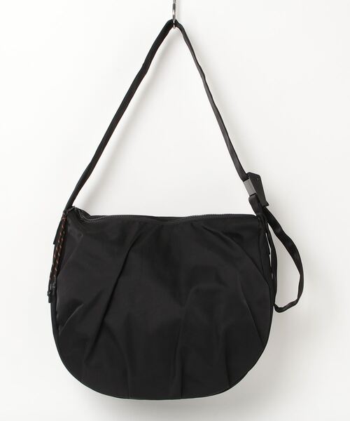 UNIVERSAL OVERALL（ユニバーサルオーバーオール）の「UNIVERSAL OVERALL / Nylon HOBO shoulder（L） / UVO-196（ショルダーバッグ・レディース・チャコールグレー/ブラック/ベージュ・ONESIZE）」の16枚目の写真