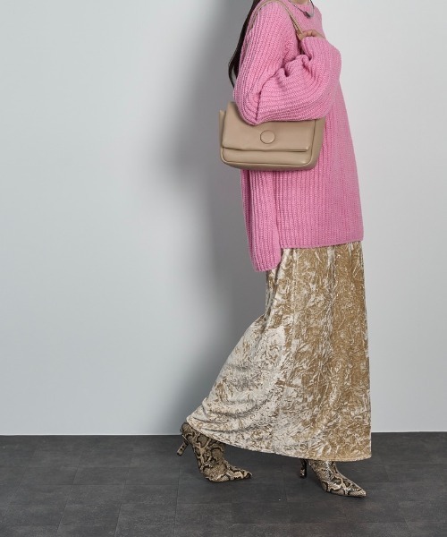 THE YOn（ザヨン）の「クラッシュベロアセミフレアスカート（スカート・レディース・チャコールアッシュ/ブルー/イエロー/ベージュ・FREE）」の3枚目の写真