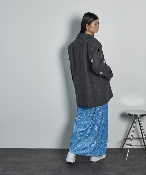 THE YOn（ザヨン）の「クラッシュベロアセミフレアスカート（スカート・レディース・チャコールアッシュ/ブルー/イエロー/ベージュ・FREE）」の14枚目の写真