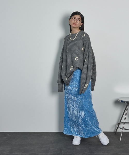 THE YOn（ザヨン）の「クラッシュベロアセミフレアスカート（スカート・レディース・チャコールアッシュ/ブルー/イエロー/ベージュ・FREE）」の15枚目の写真