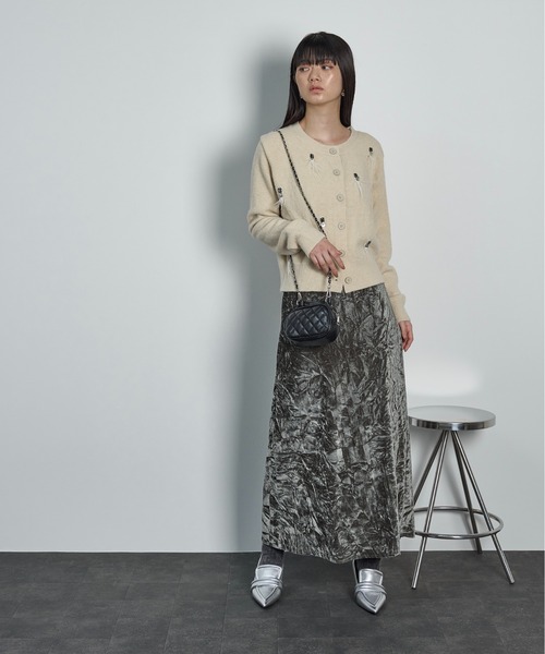 THE YOn（ザヨン）の「クラッシュベロアセミフレアスカート（スカート・レディース・チャコールアッシュ/ブルー/イエロー/ベージュ・FREE）」の21枚目の写真