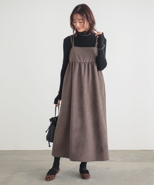 n'OrLABEL(ノアールレーベル)の「フェイクスウェードキャミワンピース(ワンピース・レディース・モカ/ブラック・1/2)」の2枚目の写真