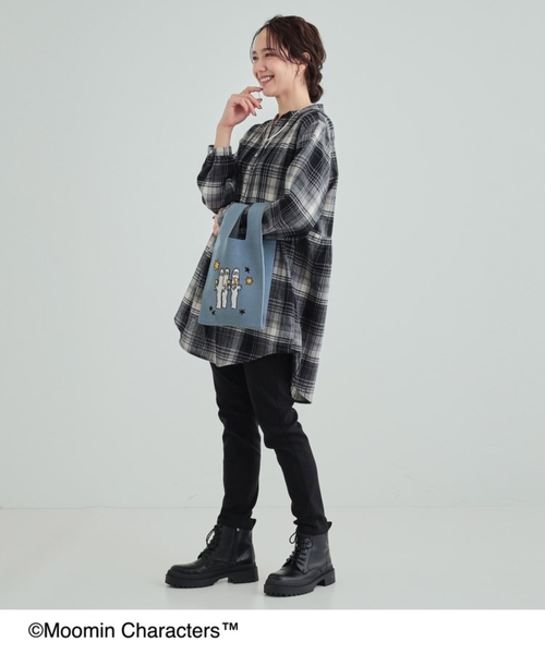 SHOO・LA・RUE（シューラルー）の「【ムーミン】コラボ ニットバッグ（ハンドバッグ・レディース・ブラック/ライトブルー/ピンク系・00）」の16枚目の写真