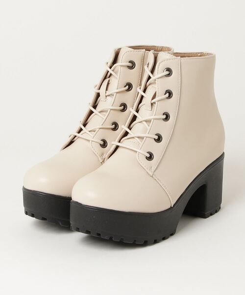 Sugar Sugar(シュガーシュガー)の「SUGARSUGAR/超軽量厚底レースアップショートブーツ(ブーツ・レディース・アイボリー/ブラック・LL/L/M/S)」の2枚目の写真
