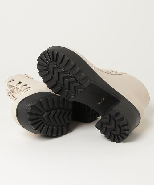 Sugar Sugar(シュガーシュガー)の「SUGARSUGAR/超軽量厚底レースアップショートブーツ(ブーツ・レディース・アイボリー/ブラック・LL/L/M/S)」の4枚目の写真