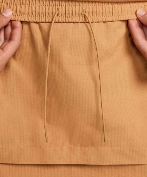 NIKE（ナイキ）の「ナイキ スポーツウェア エッセンシャル ウィメンズ ミッドライズ ウーブン カーゴ ミディ スカート / Nike Sportswear Essential Women's Mid-Rise Woven Cargo Midi Skirt FV7504-224 Flax（スカート・レディース・ウィート・S/M/L/XL/XS）」の6枚目の写真