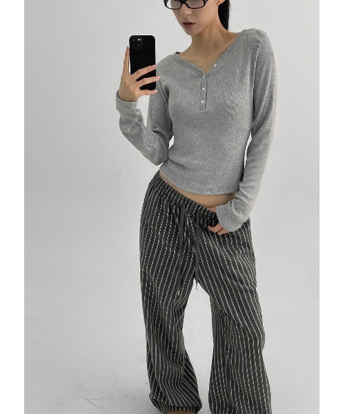 BLACKUP（ブラックアップ）の「[MADE] ケリッシュリブボタン長袖Tシャツ（Tシャツ/カットソー・レディース・アイボリー/グレー/ブラック・ONESIZE）」の5枚目の写真