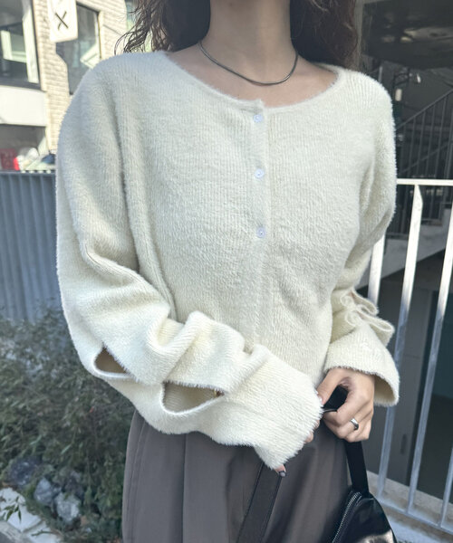 mline（エムライン）の「[mline]スリットシャギーショートカーデ（カーディガン/ボレロ・レディース・アイボリー/チャコールグレー/ベージュ/レッド/ピンク/ライトグレー・FREE）」の7枚目の写真