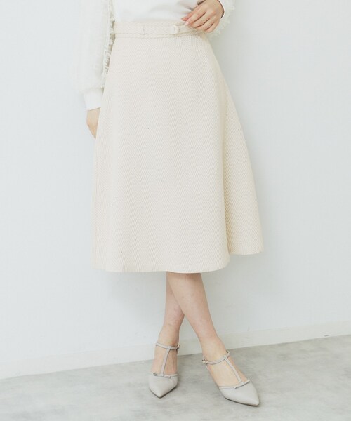 index（インデックス）の「ツイードヘリンボーンフレアスカート【洗濯機洗い可/イージーアイロン】（スカート・レディース・ライトベージュ/サックスブルー/チャコールグレー・38/40/36/42）」の2枚目の写真