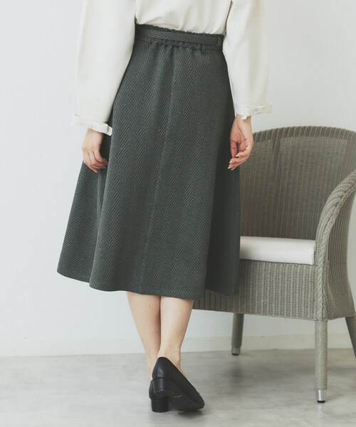 index（インデックス）の「ツイードヘリンボーンフレアスカート【洗濯機洗い可/イージーアイロン】（スカート・レディース・ライトベージュ/サックスブルー/チャコールグレー・38/40/36/42）」の4枚目の写真