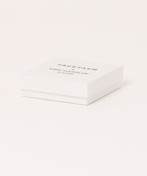 FACETASM（ファセッタズム）の「【FACETASM / ファセッタズム】FACETASM×Vibe Harslof KISS ME NECKLACE[K（ネックレス・メンズ・シルバー・ONE）」の4枚目の写真