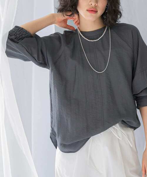 URBAN RESEARCH ROSSO WOMEN（アーバンリサーチ　ロッソ）の「2WAYギャザースリーブブラウス（シャツ/ブラウス・レディース・チャコールグレー/イエロー/ライトベージュ・FREE）」の5枚目の写真