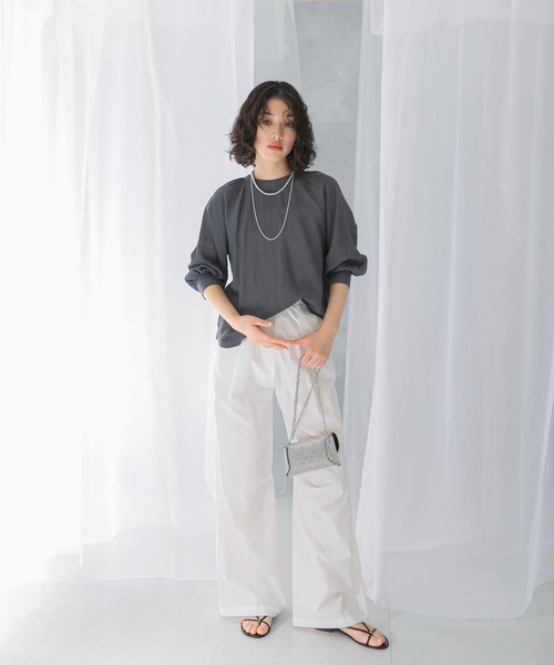 URBAN RESEARCH ROSSO WOMEN（アーバンリサーチ　ロッソ）の「2WAYギャザースリーブブラウス（シャツ/ブラウス・レディース・チャコールグレー/イエロー/ライトベージュ・FREE）」の14枚目の写真