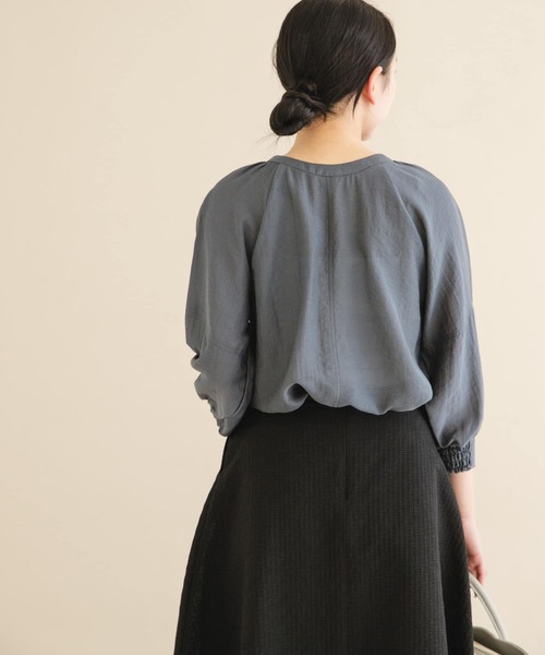 URBAN RESEARCH ROSSO WOMEN（アーバンリサーチ　ロッソ）の「2WAYギャザースリーブブラウス（シャツ/ブラウス・レディース・チャコールグレー/イエロー/ライトベージュ・FREE）」の17枚目の写真