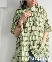 レトロ柄シャツ