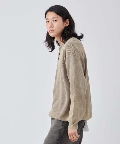 B.C STOCK（ベーセーストック）の「フェード加工 ヘンリーネックニット（ニット/セーター・メンズ・ブラック/カーキ/ピンク系その他・MEDIUM/LARGE）」の10枚目の写真