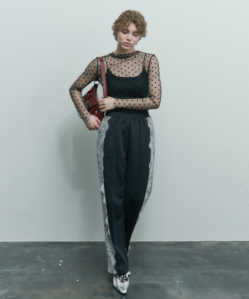 uyu.(ウユ)の「クルーネックドットシアートップス(Tシャツ/カットソー・レディース・ホワイト/ブラック・FREE)」の9枚目の写真