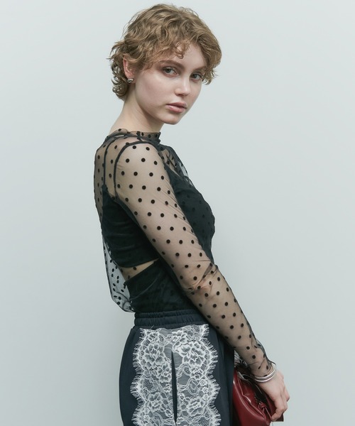 uyu.(ウユ)の「クルーネックドットシアートップス(Tシャツ/カットソー・レディース・ホワイト/ブラック・FREE)」の3枚目の写真