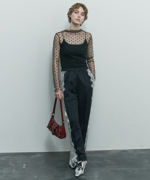 uyu.(ウユ)の「クルーネックドットシアートップス(Tシャツ/カットソー・レディース・ホワイト/ブラック・FREE)」の14枚目の写真