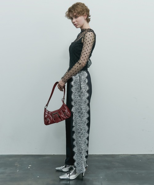 uyu.(ウユ)の「クルーネックドットシアートップス(Tシャツ/カットソー・レディース・ホワイト/ブラック・FREE)」の15枚目の写真