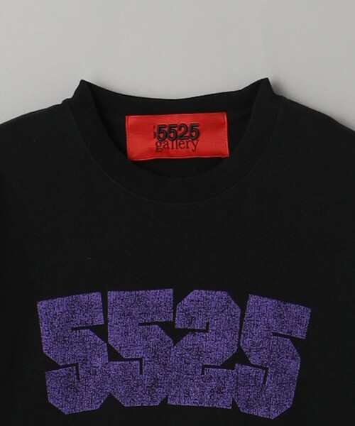 5525Gallery（ゴーゴーニーゴーギャラリー）の「【別注】 ＜5525gallery＞ ロゴ Tシャツ ブラック（Tシャツ/カットソー・メンズ・ブラック・L/M/XL）」の3枚目の写真