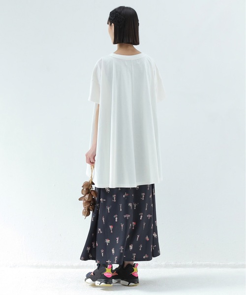 BEDSIDEDRAMA(ベットサイドドラマ)の「CHAO:S HEAD Flare T-Shirt(Tシャツ/カットソー・レディース・ナチュラル/ブラック/ホワイト・1/2)」の8枚目の写真