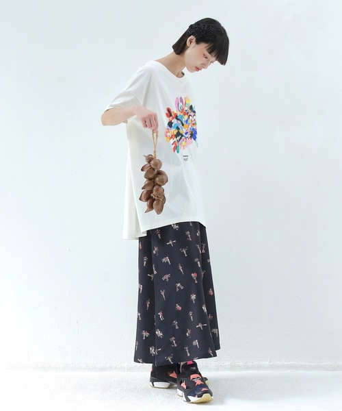 BEDSIDEDRAMA(ベットサイドドラマ)の「CHAO:S HEAD Flare T-Shirt(Tシャツ/カットソー・レディース・ナチュラル/ブラック/ホワイト・1/2)」の7枚目の写真