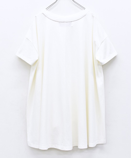 BEDSIDEDRAMA(ベットサイドドラマ)の「CHAO:S HEAD Flare T-Shirt(Tシャツ/カットソー・レディース・ナチュラル/ブラック/ホワイト・1/2)」の17枚目の写真