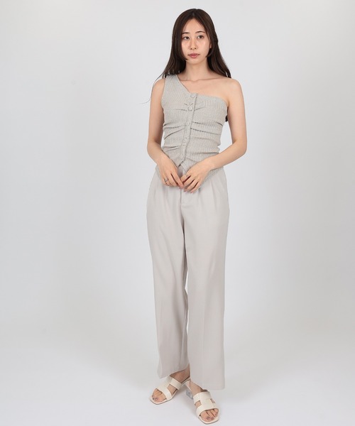 SUWDEE(スーディー)の「one shoulder rib button bustier(ベスト・レディース・ブラック/ホワイト/グレイッシュベージュ・FREE)」の14枚目の写真
