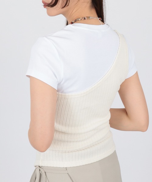 SUWDEE(スーディー)の「one shoulder rib button bustier(ベスト・レディース・ブラック/ホワイト/グレイッシュベージュ・FREE)」の8枚目の写真