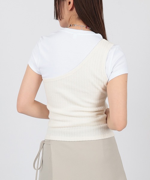 SUWDEE(スーディー)の「one shoulder rib button bustier(ベスト・レディース・ブラック/ホワイト/グレイッシュベージュ・FREE)」の9枚目の写真