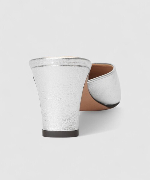 allureville（アルアバイル）の「スクエアトウミュール（パンプス・レディース・シルバー/レッド・24.5/23.5/22.5）」の3枚目の写真