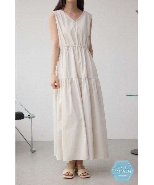 AZUL by moussy（アズールバイマウジー）の「C/T撥水ティアードドロストワンピース（ワンピース・レディース・ブルー/ブラック/ライトベージュ・SMALL/MEDIUM）」の2枚目の写真