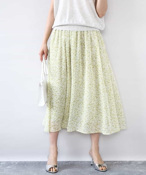 MK MICHEL KLEIN(エムケーミッシェルクラン)の「小花柄シフォンスカート/洗える(スカート・レディース・ライトイエロー/ブラック・38)」の1枚目の写真