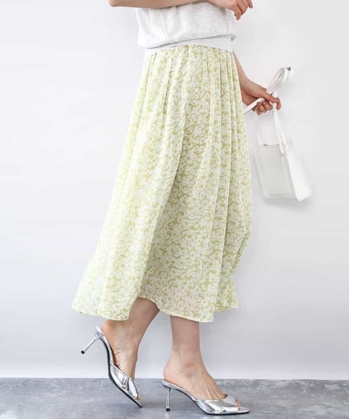 MK MICHEL KLEIN(エムケーミッシェルクラン)の「小花柄シフォンスカート/洗える(スカート・レディース・ライトイエロー/ブラック・38)」の3枚目の写真