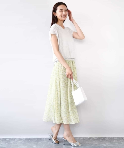 MK MICHEL KLEIN(エムケーミッシェルクラン)の「小花柄シフォンスカート/洗える(スカート・レディース・ライトイエロー/ブラック・38)」の5枚目の写真