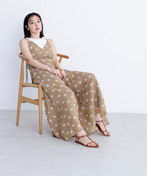 NATURAL BEAUTY BASIC（ナチュラルビューティーベーシック）の「◇【BLANC】エンブロイダリーオールインワン（つなぎ/オールインワン・レディース・ベージュ系その他/ブラック系その他・MEDIUM/P/S）」の4枚目の写真