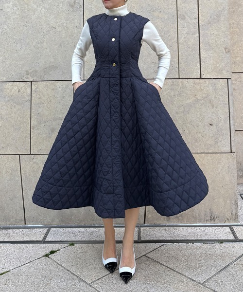 JENNE(ジェンヌ)の「2WAY機能綿キルティングジレワンピース(ワンピース・レディース・ブラック/ネイビー/ホワイト・SMALL/MEDIUM/LARGE)」の22枚目の写真