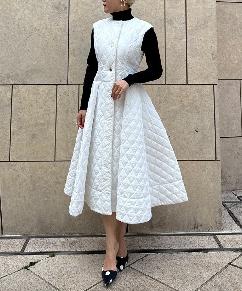 JENNE(ジェンヌ)の「2WAY機能綿キルティングジレワンピース(ワンピース・レディース・ブラック/ネイビー/ホワイト・SMALL/MEDIUM/LARGE)」の11枚目の写真