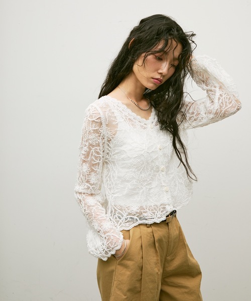 Lutim by u(ルチバイユー)の「Embroidery tulle cardigan / エンブロイダリーチュールカーディガン(カーディガン/ボレロ・レディース・ベージュ/ホワイト・FREE)」の4枚目の写真