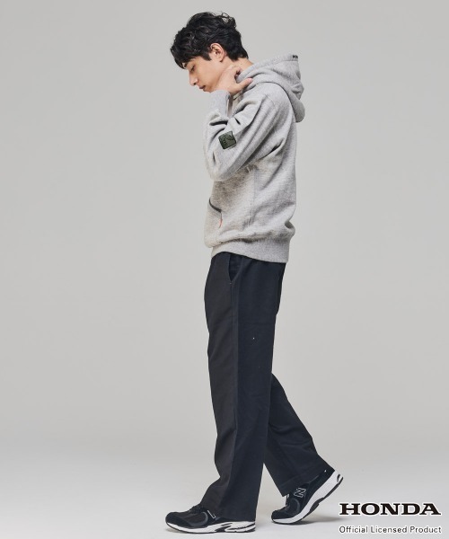 KRIFF MAYER(クリフメイヤー)の「【Unisex・ピグメント加工】HONDAコラボパーカー(WING)(スウェット・メンズ・レッド/チャコール/グレー/ナチュラル・X-LARGE/LARGE/MEDIUM)」の7枚目の写真