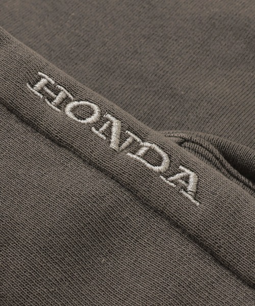 KRIFF MAYER(クリフメイヤー)の「【Unisex・ピグメント加工】HONDAコラボパーカー(WING)(スウェット・メンズ・レッド/チャコール/グレー/ナチュラル・X-LARGE/LARGE/MEDIUM)」の13枚目の写真