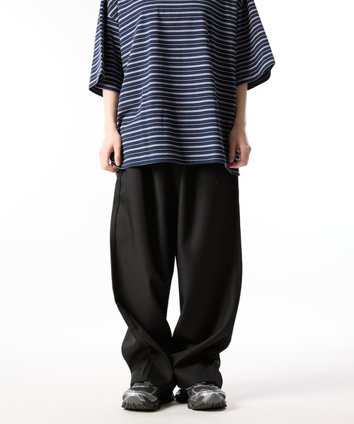 meltum(メルタム)の「3TUCK EASY TROUSERS(スラックス・メンズ・ブラック・MEDIUM/SMALL/LARGE)」の3枚目の写真